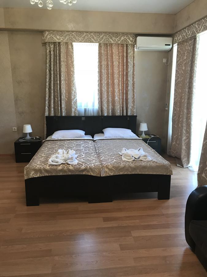 Lernest Hotel New Athos Ngoại thất bức ảnh