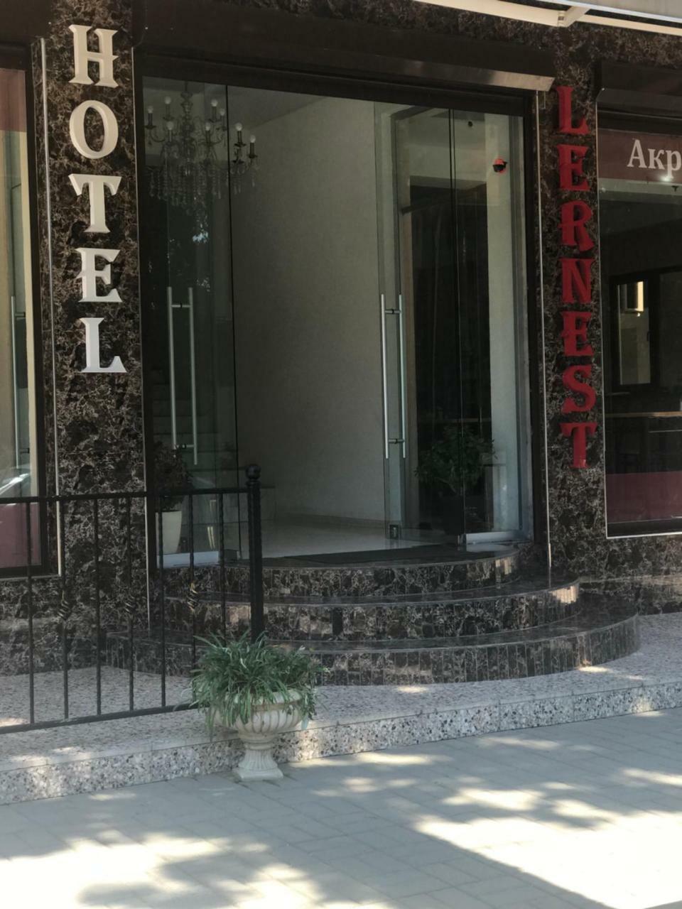 Lernest Hotel New Athos Ngoại thất bức ảnh